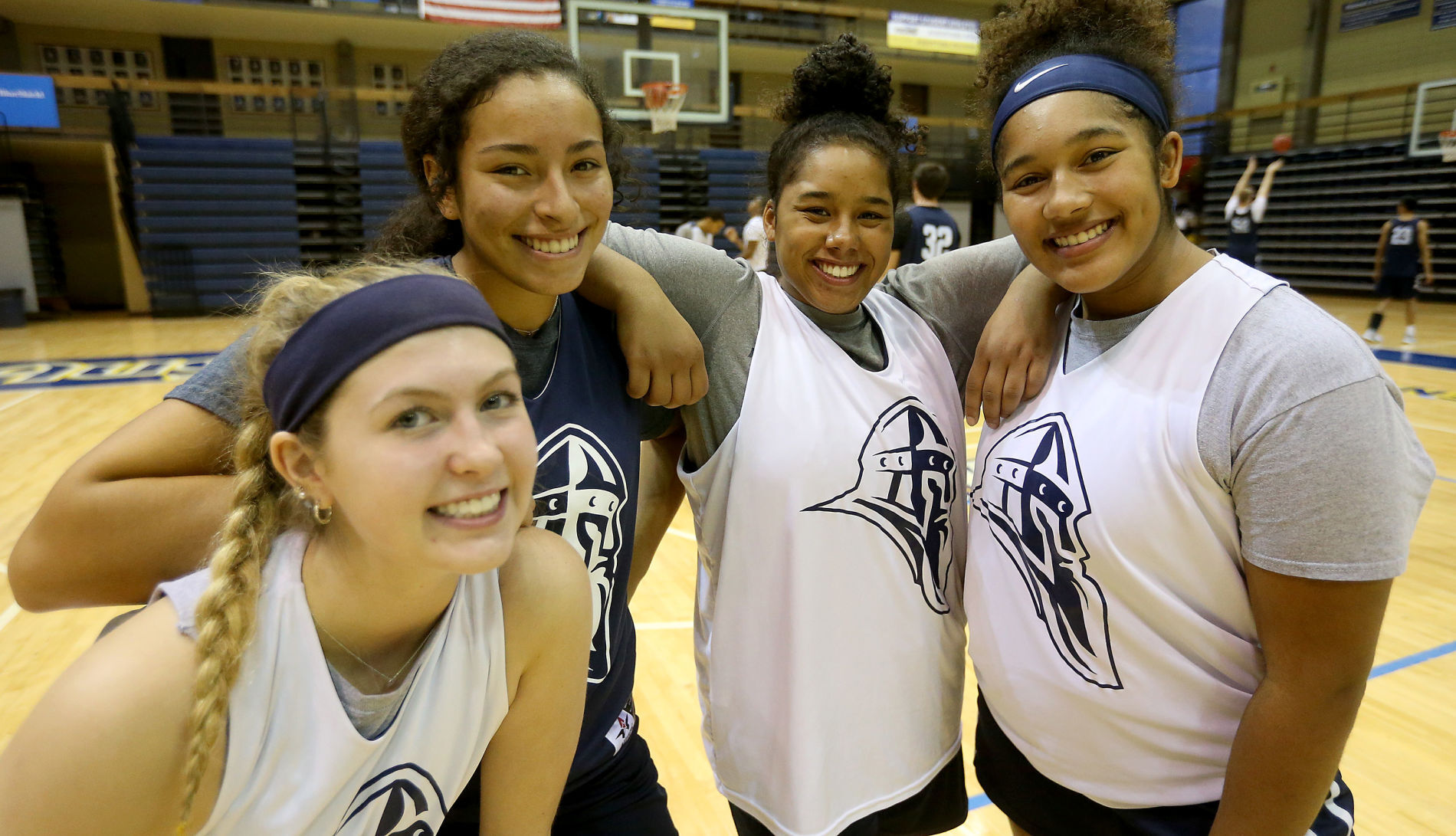 102719-mda-spt-augie-hoops-012
